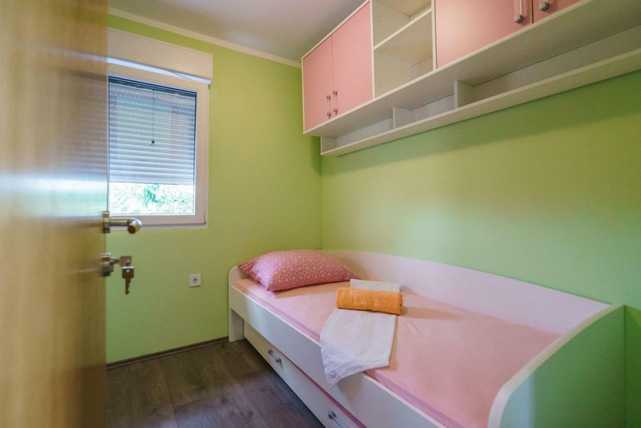 Apartmani Stobrec สปลิท ภายนอก รูปภาพ