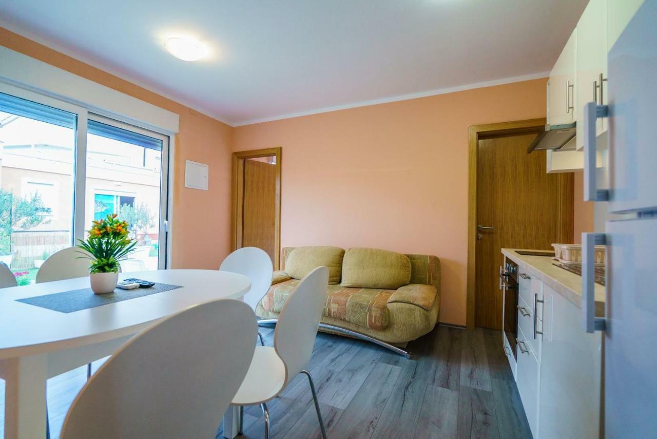 Apartmani Stobrec สปลิท ภายนอก รูปภาพ